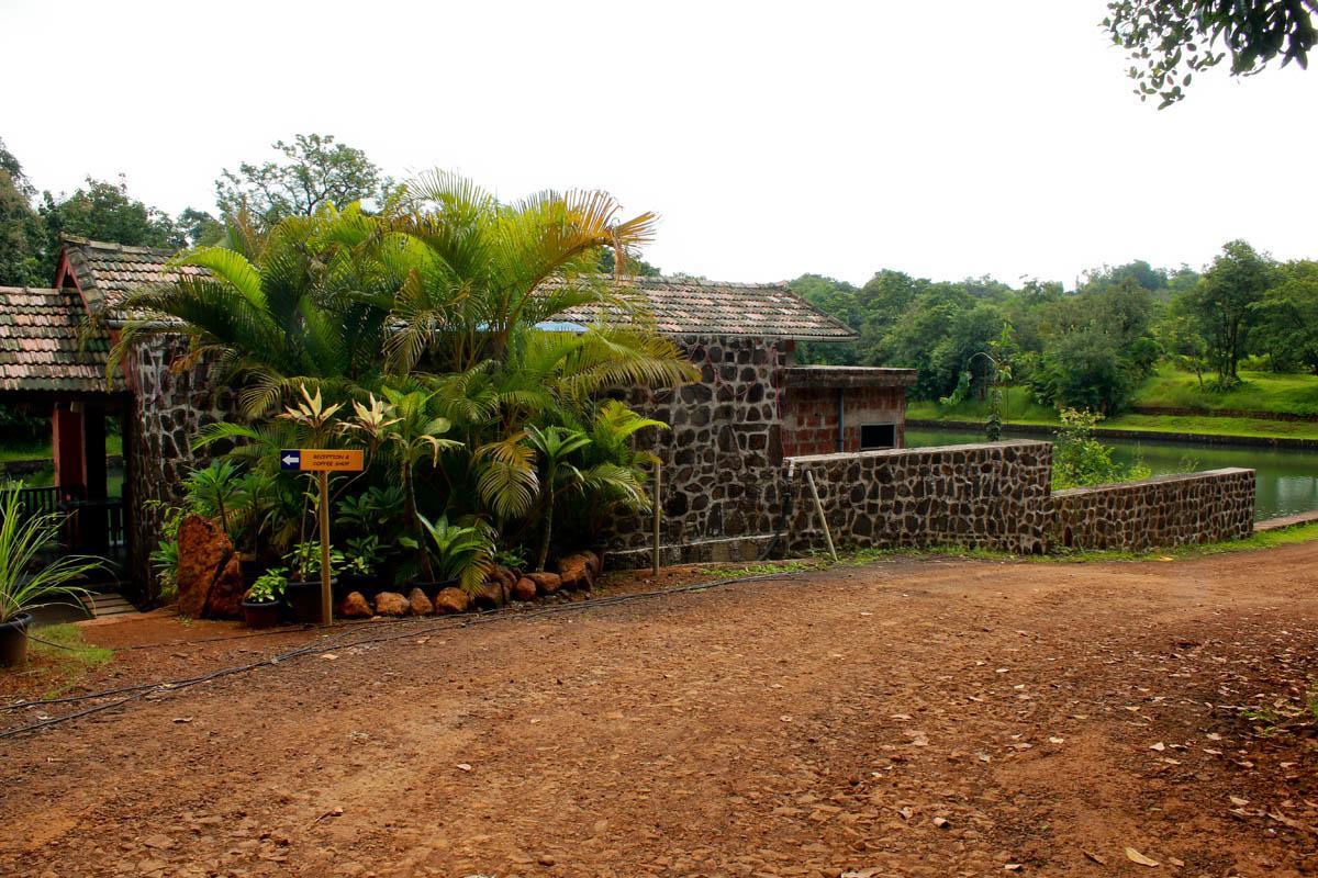 Cherilyn Monta Resort - Ratnagiri Vatul Dış mekan fotoğraf